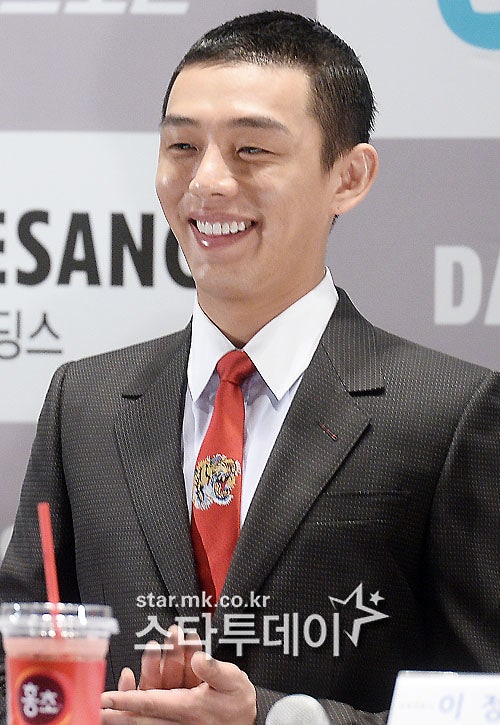 유아인, 문화 소외 아이들 위해 전시 티켓 4000만원 기부 | 인스티즈