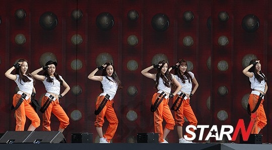 오늘 카라 미스터 완벽소화한 신인걸그룹 | 인스티즈