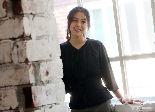 [37th청룡영화상] 김민희 여우주연상, 주인공은 끝내 없었다 | 인스티즈