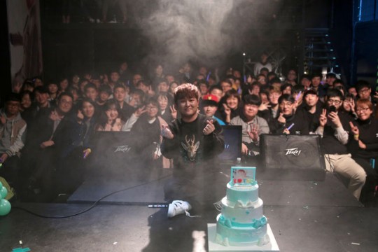 허각 
