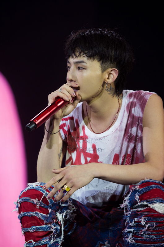 YG LIFE – G-DRAGON donated 81.8 million Korean won to UNHCR in