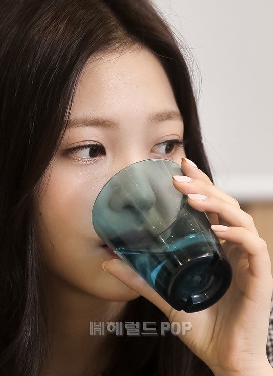 [화보] 어디까지 먹어봤니? 레드벨벳 예리, 먹방계의 샛별 등극! | 인스티즈