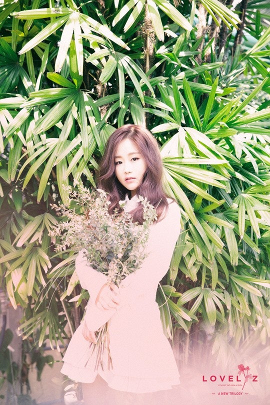 [스타캐스트] "휴대폰을 털어라"...러블리즈, 운명의 컴백셀카 | 인스티즈