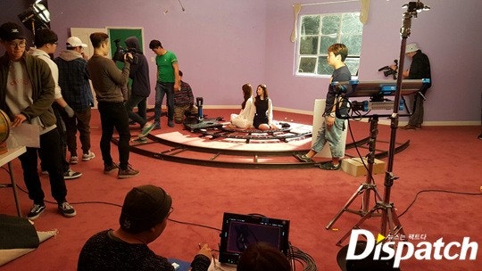 [스타캐스트] "휴대폰을 털어라"...러블리즈, 운명의 컴백셀카 | 인스티즈