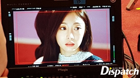 [스타캐스트] "휴대폰을 털어라"...러블리즈, 운명의 컴백셀카 | 인스티즈