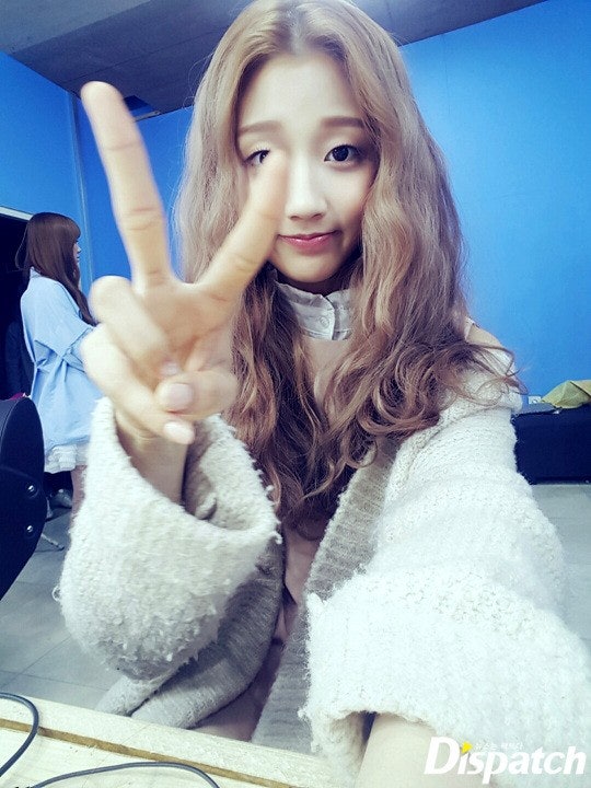 [스타캐스트] "휴대폰을 털어라"...러블리즈, 운명의 컴백셀카 | 인스티즈