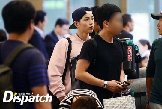 그리스로 가는 오늘자 송중기.jpg | 인스티즈